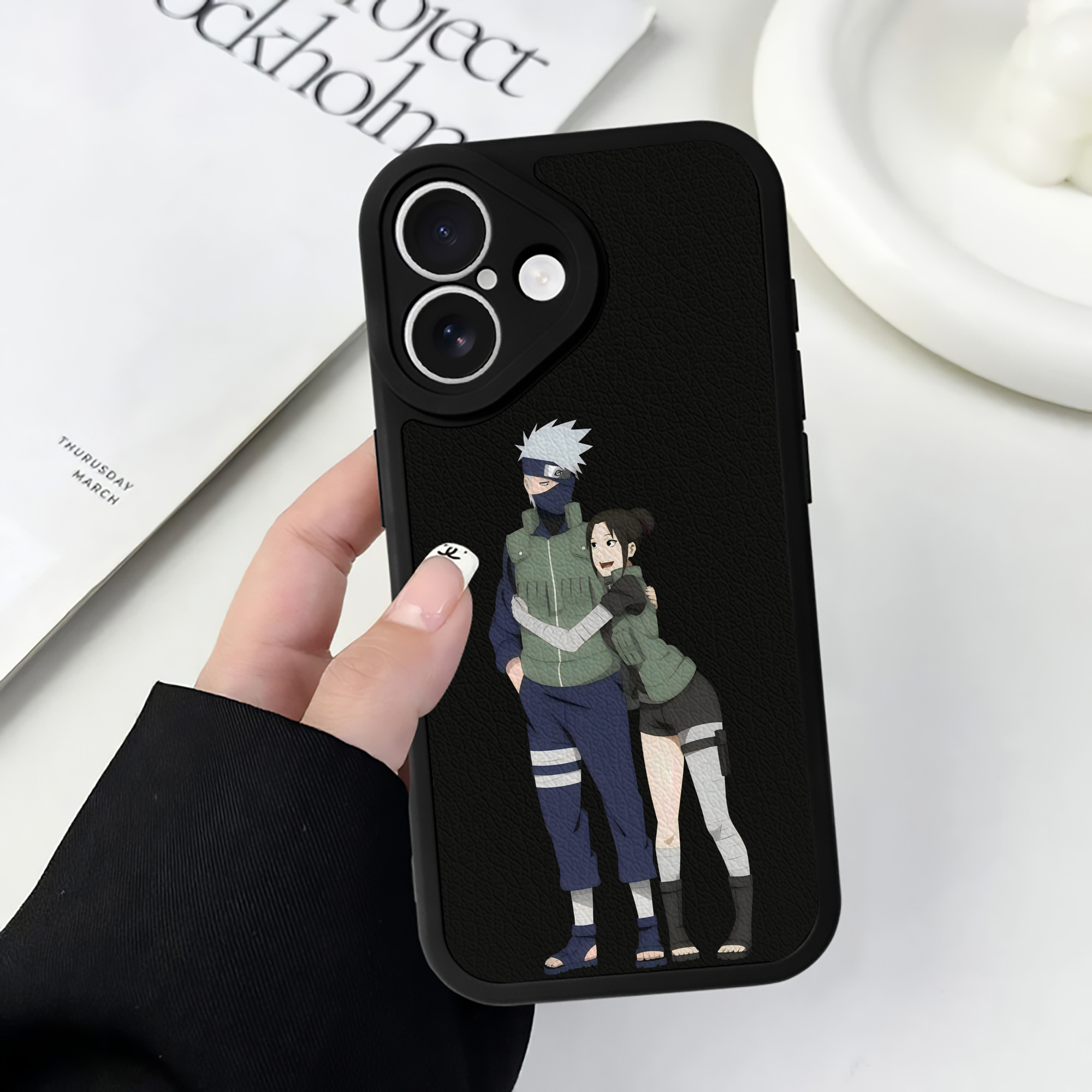 （画像用） NARUTO -ナルト- はたけ カカシ Hatake Kakashi 【iPhone 16シリーズ対応】シリコンスマホケース（レザー調） 材質：シリコン